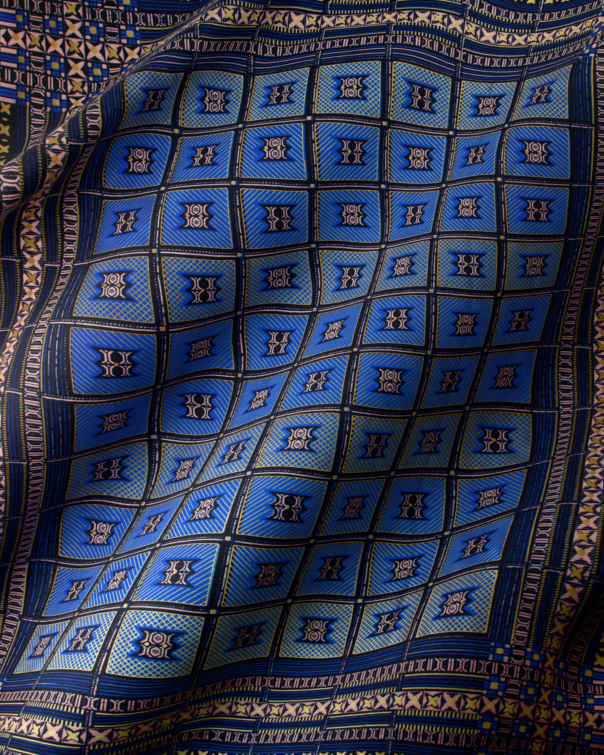 Wax Hollandais | VL08008.214 | Gold Embellished