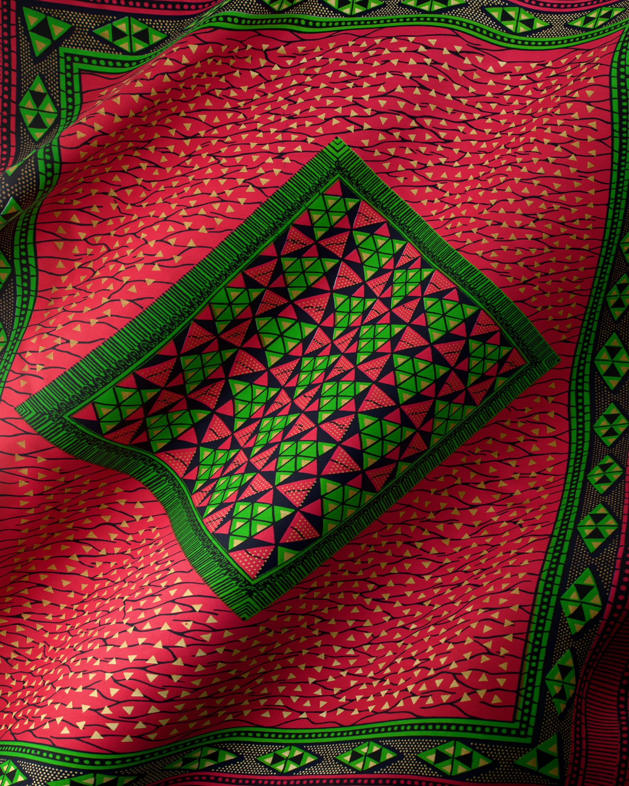 Wax Hollandais | VL49250.058 | Gold Embellished