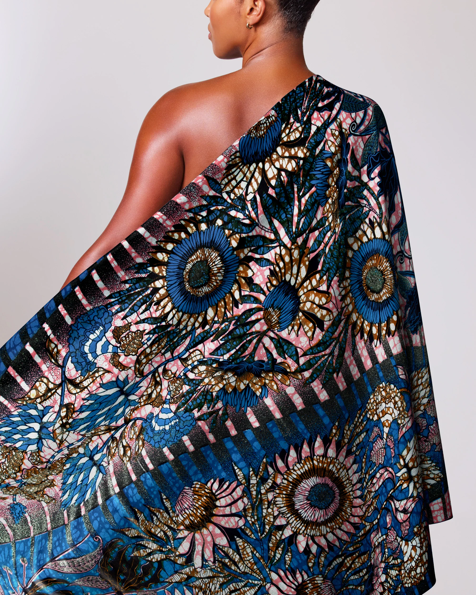 Grand Super-Wax | VLS6579.007 | Pale Green Shine Embellished - Image 2