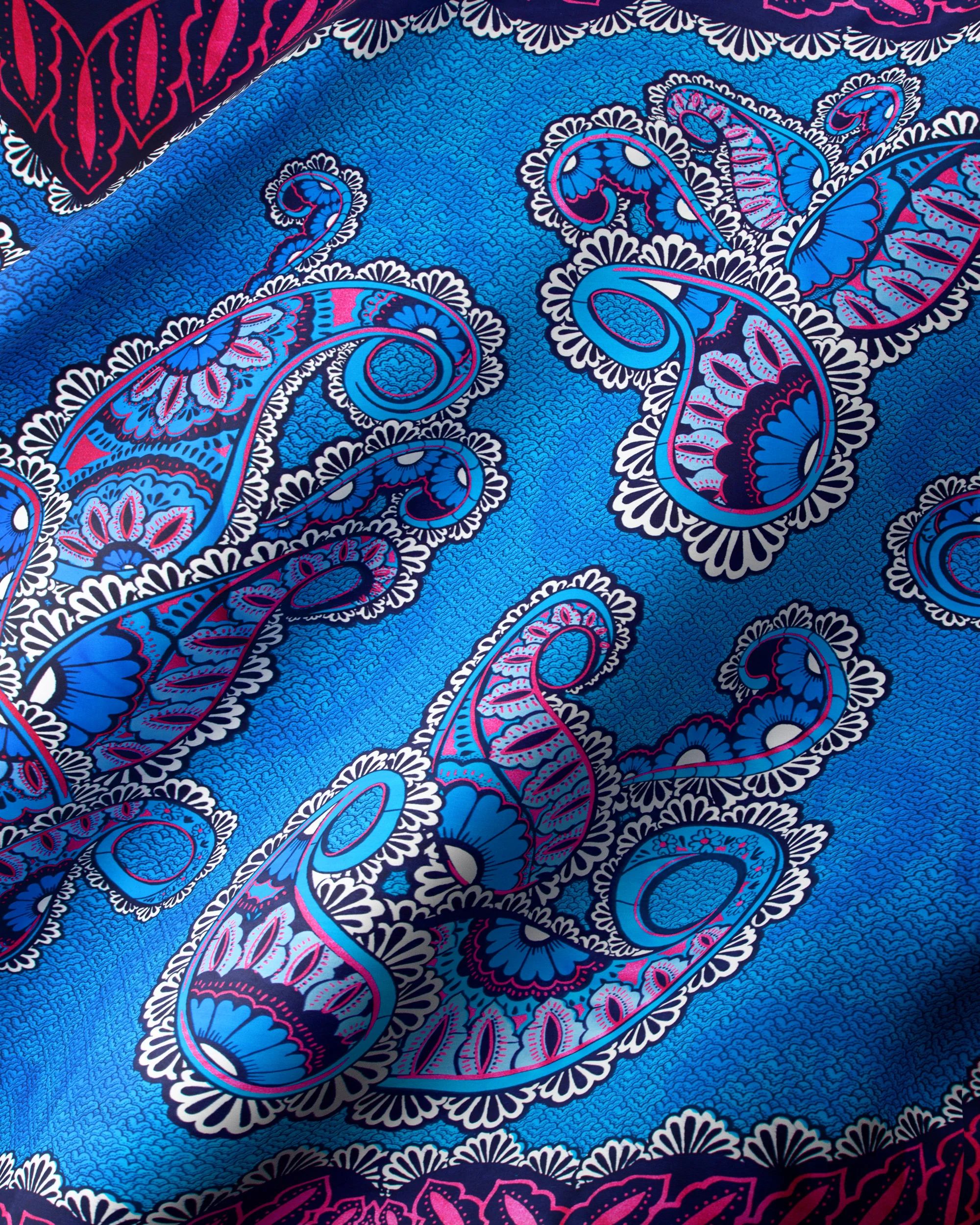 Satin Royal | VLW0390.007 | Pink Embellished