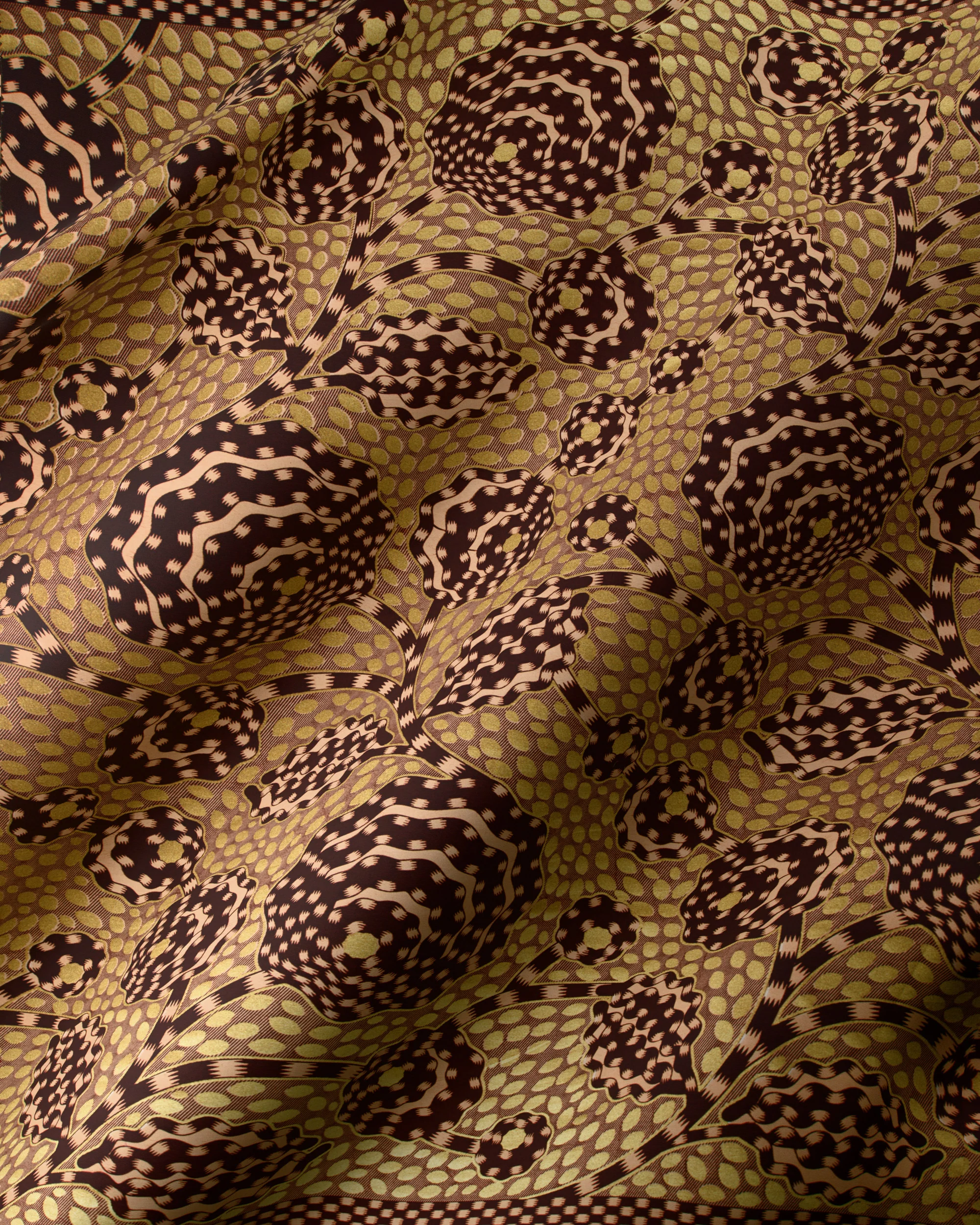 Wax Hollandais | VLW5069.012 | Gold Embellished